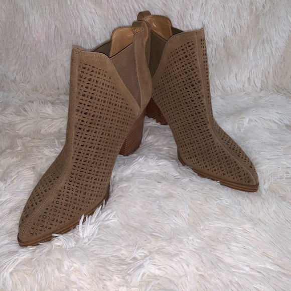 Marc Fisher Ankle Booties Arwen Heeled Size 10 - Picture 9 of 13